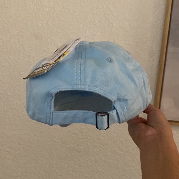 Mickey Mouse hat & Mickey Mouse and goofy keychain. - Picture 2 of 3